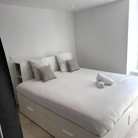 En Hyper Centre Apartment *